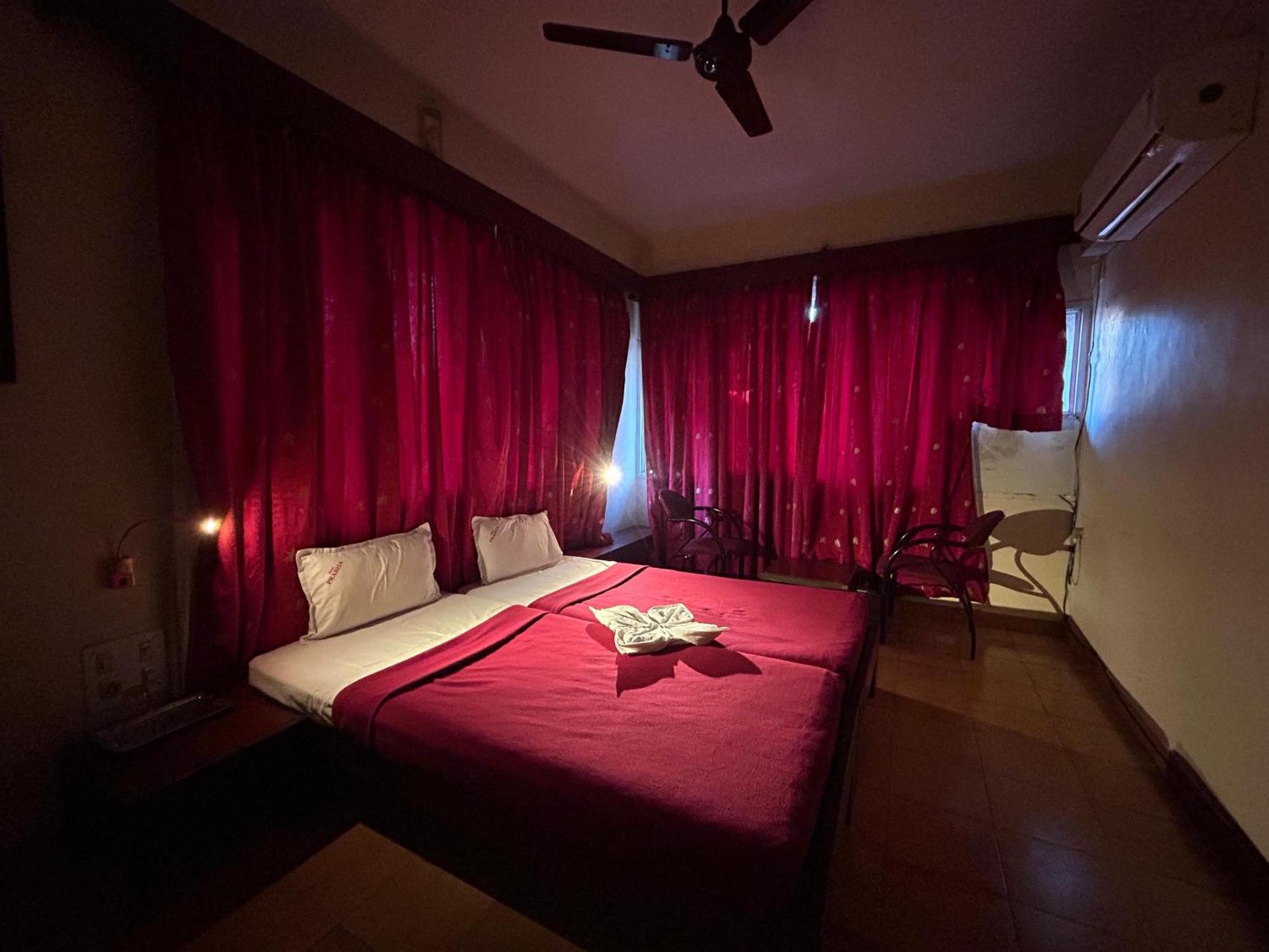 Hotel Prabha Ratnāgiri Esterno foto