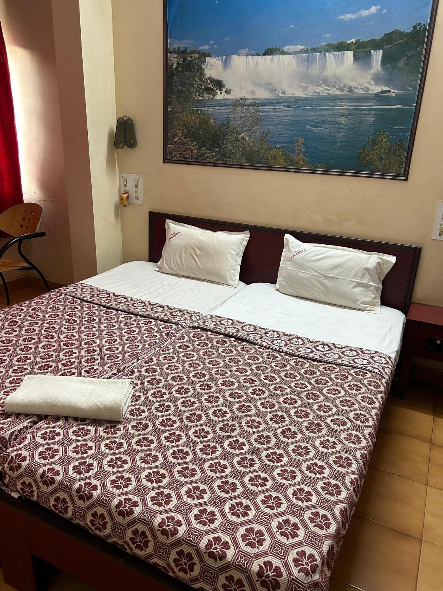 Hotel Prabha Ratnāgiri Esterno foto
